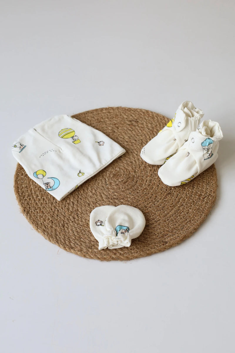 Newborn-Baby-Cap-Mittens-Booties-Set-Air-Balloon-Trio