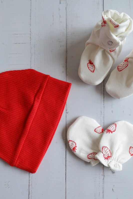 Newborn-Baby-Cap-Mittens-Booties-Set-Trio-Red-Berry