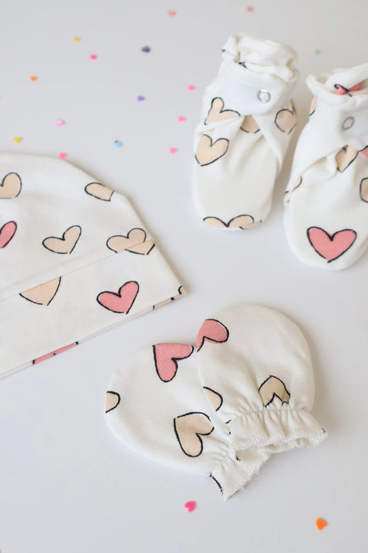 Newborn-Baby-Cap-Mittens-Booties-Set-Trio-Rosy