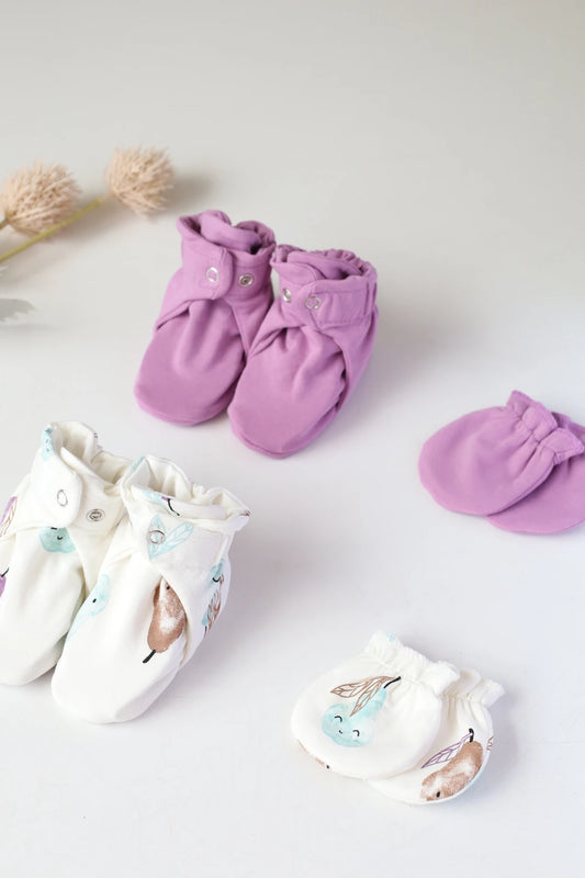 Perfect-Pear-Baby-Mittens-and-Booties