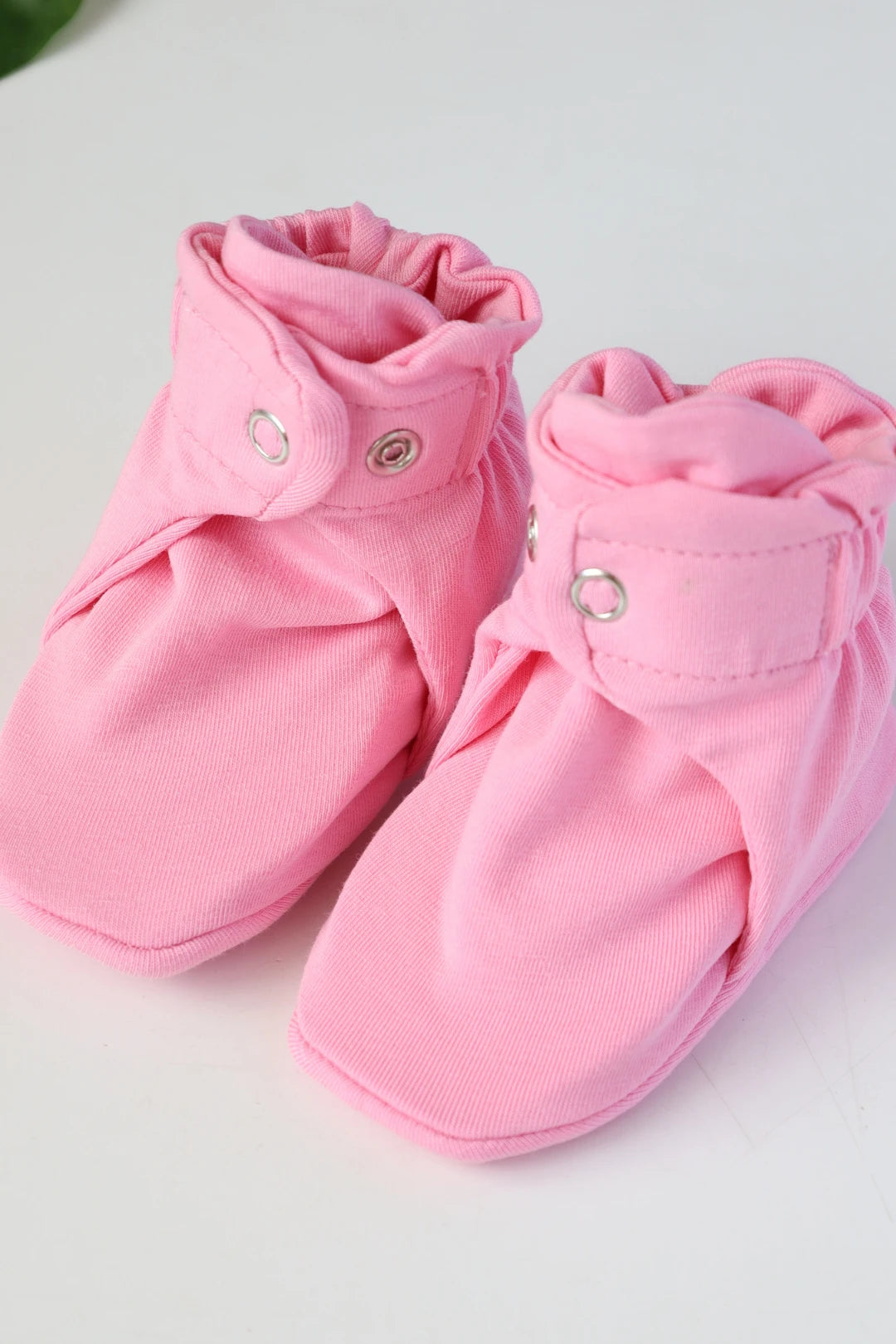 Petal-Puff-Baby-Booties