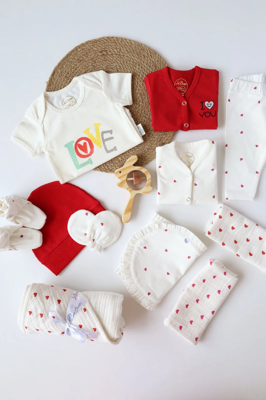 Queen-of-Hearts-Newborn-Essentials-Gift-Combo