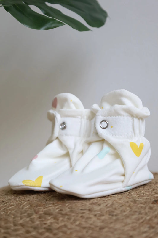 Snug-1-Newborn-Baby-Booties-and-Socks