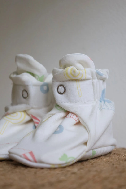 Snug-11-Newborn-Baby-Booties-and-Socks