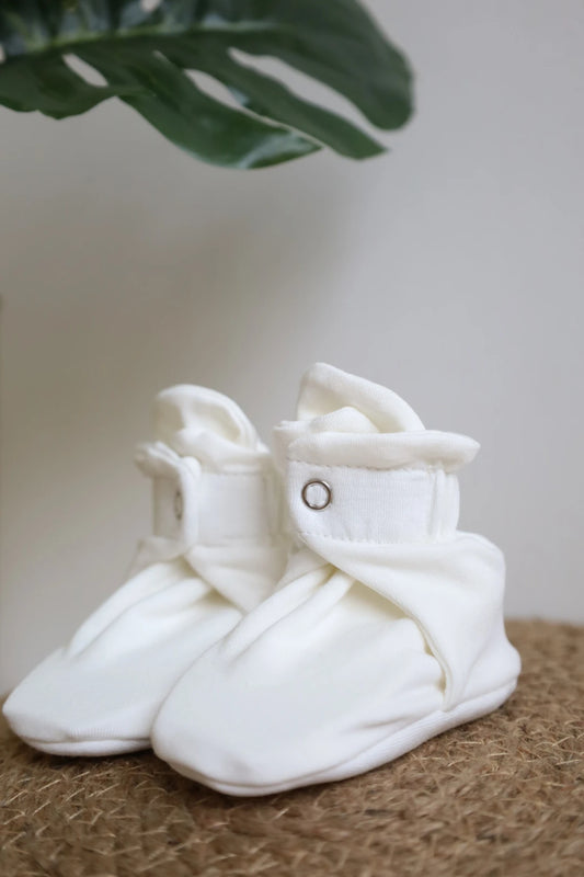 Snug-13-Newborn-Baby-Booties-and-Socks