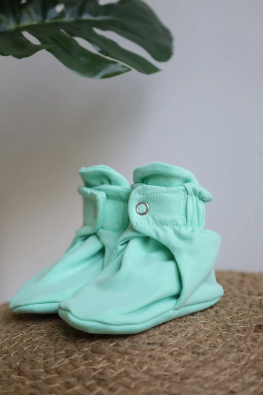 Snug-18-Newborn-Baby-Booties-and-Socks
