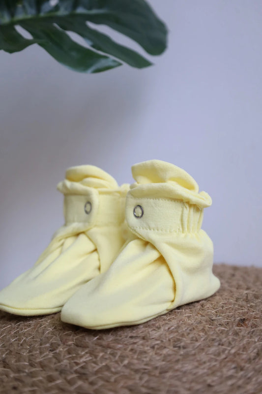 Snug-20-Newborn-Baby-Booties-and-Socks