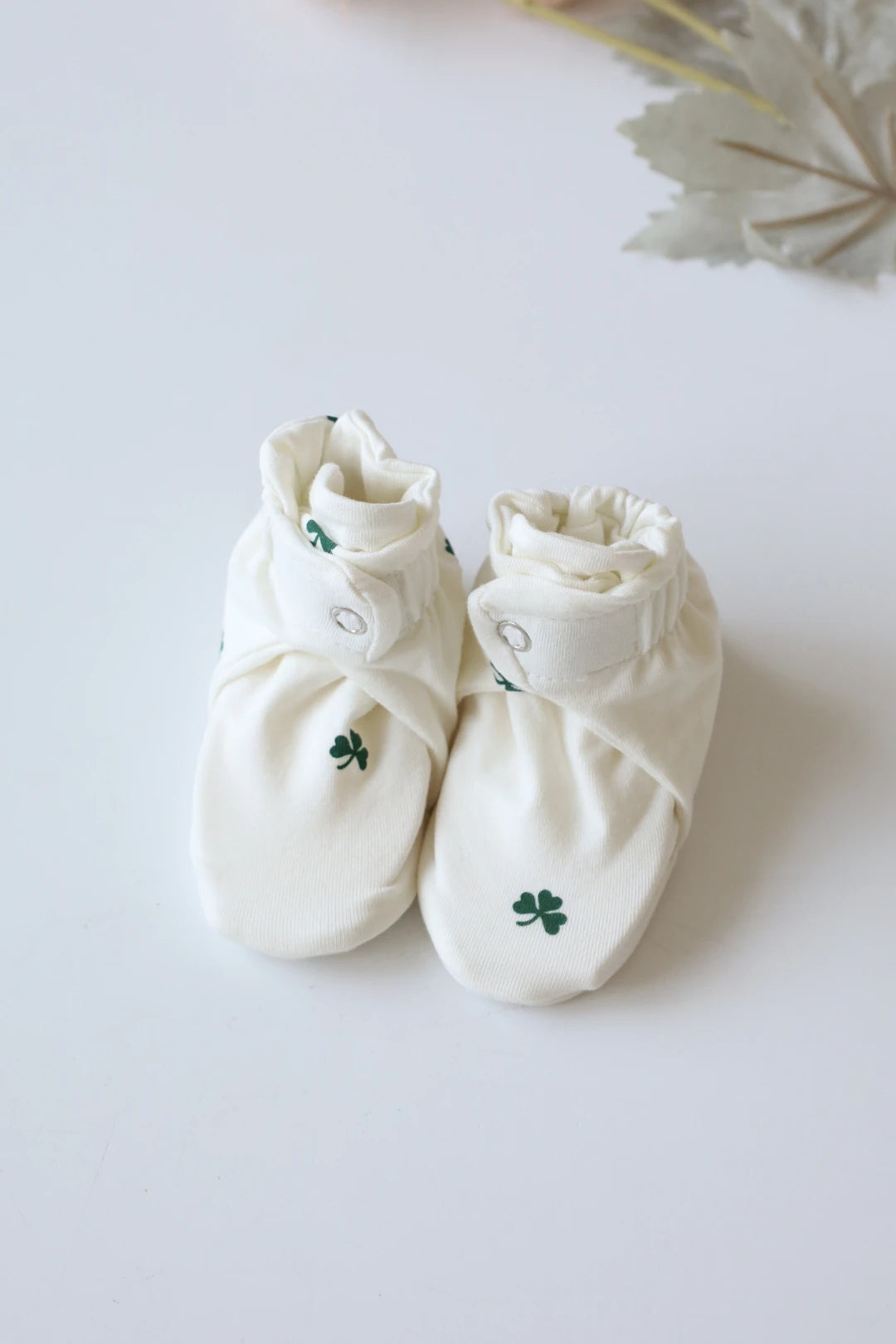 Snug-26-Newborn-Baby-Booties-and-Socks