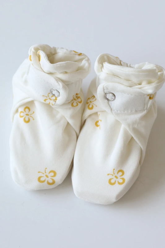 Snug-27-Newborn-Baby-Booties-and-Socks