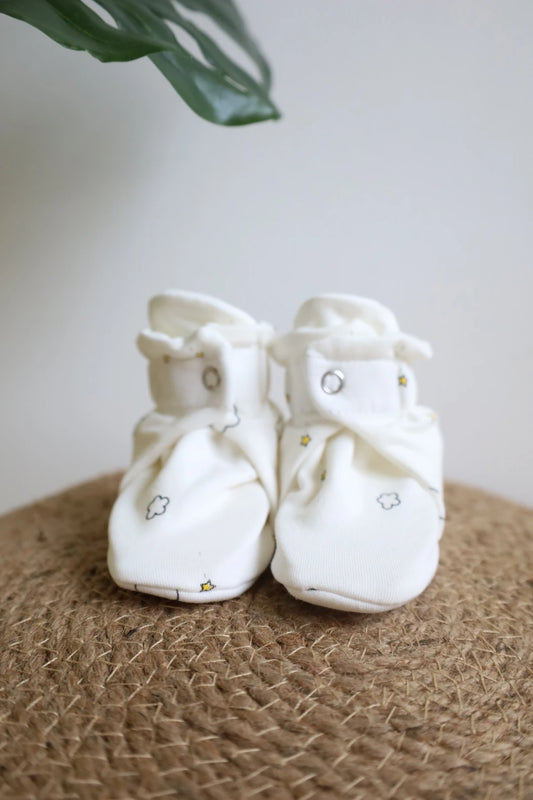 Snug-4-Newborn-Baby-Booties-and-Socks