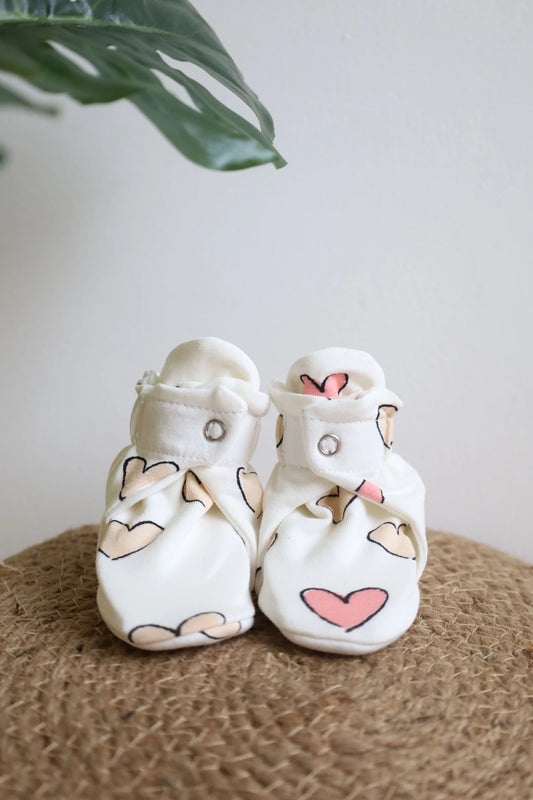 Snug-7-Newborn-Baby-Booties-and-Socks