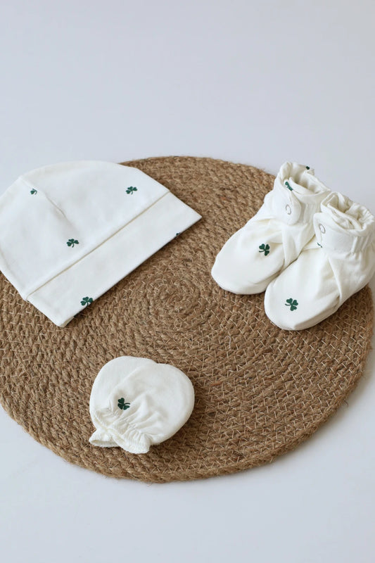 Trio-Clover-Cap-Mittens-and-Booties-Combo