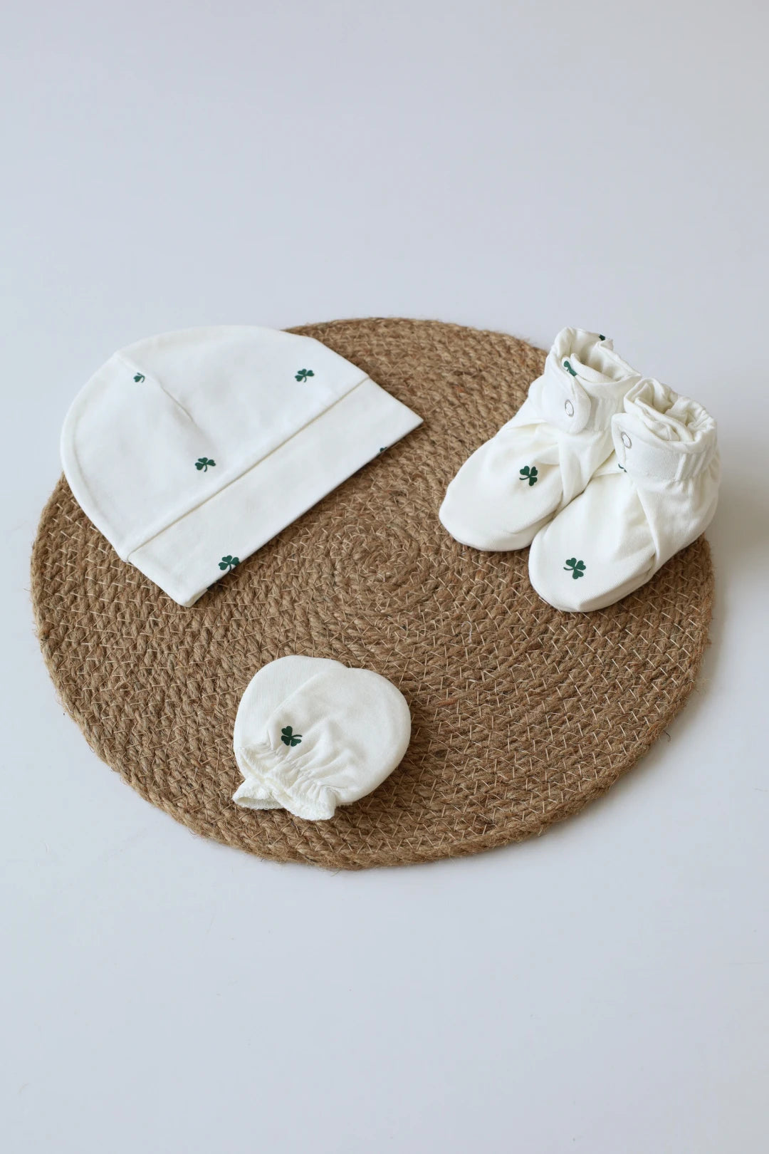 Trio-Clover-Cap-Mittens-and-Booties-Combo