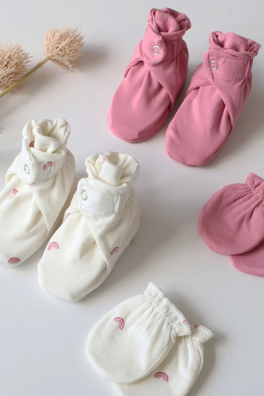Twin-Arch-Baby-Mittens-and-Booties-2