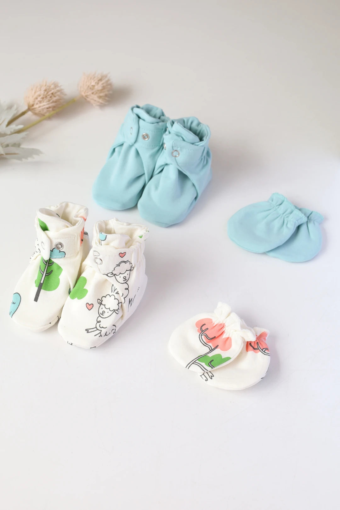 Woolly-Woods-Baby-Mittens-and-Booties