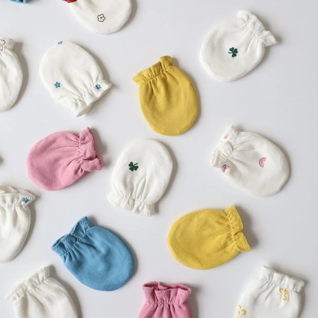 Newborn-Baby-Mittens-and-Hand-Gloves-Collection