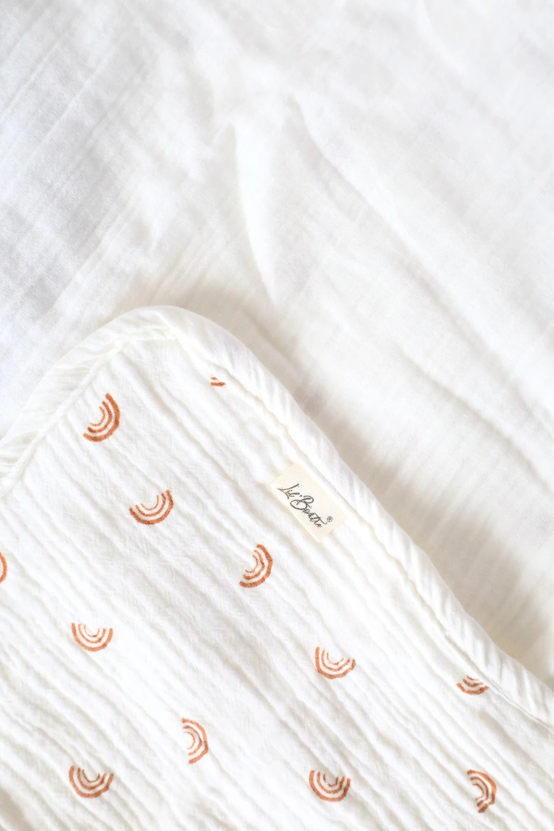 Cocoa_Arcs-Muslin-Hooded-Baby-Towel
