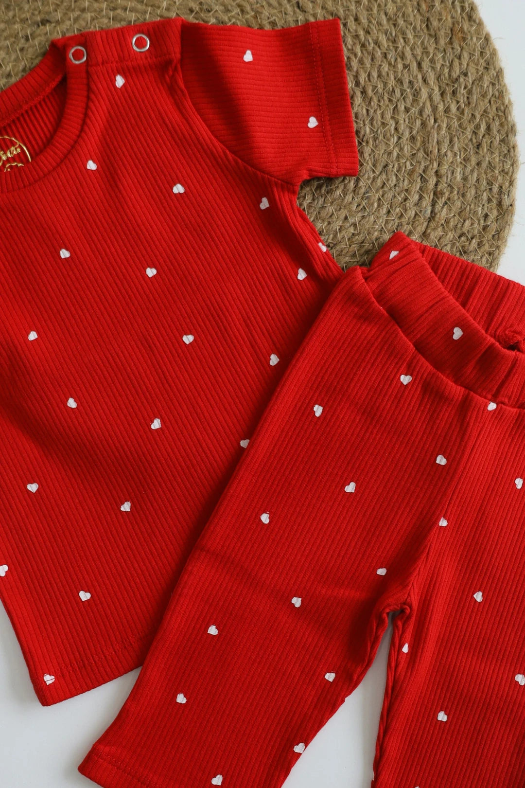 Crimson-Heart-Kids-T-Shirt-and-Pant-Set