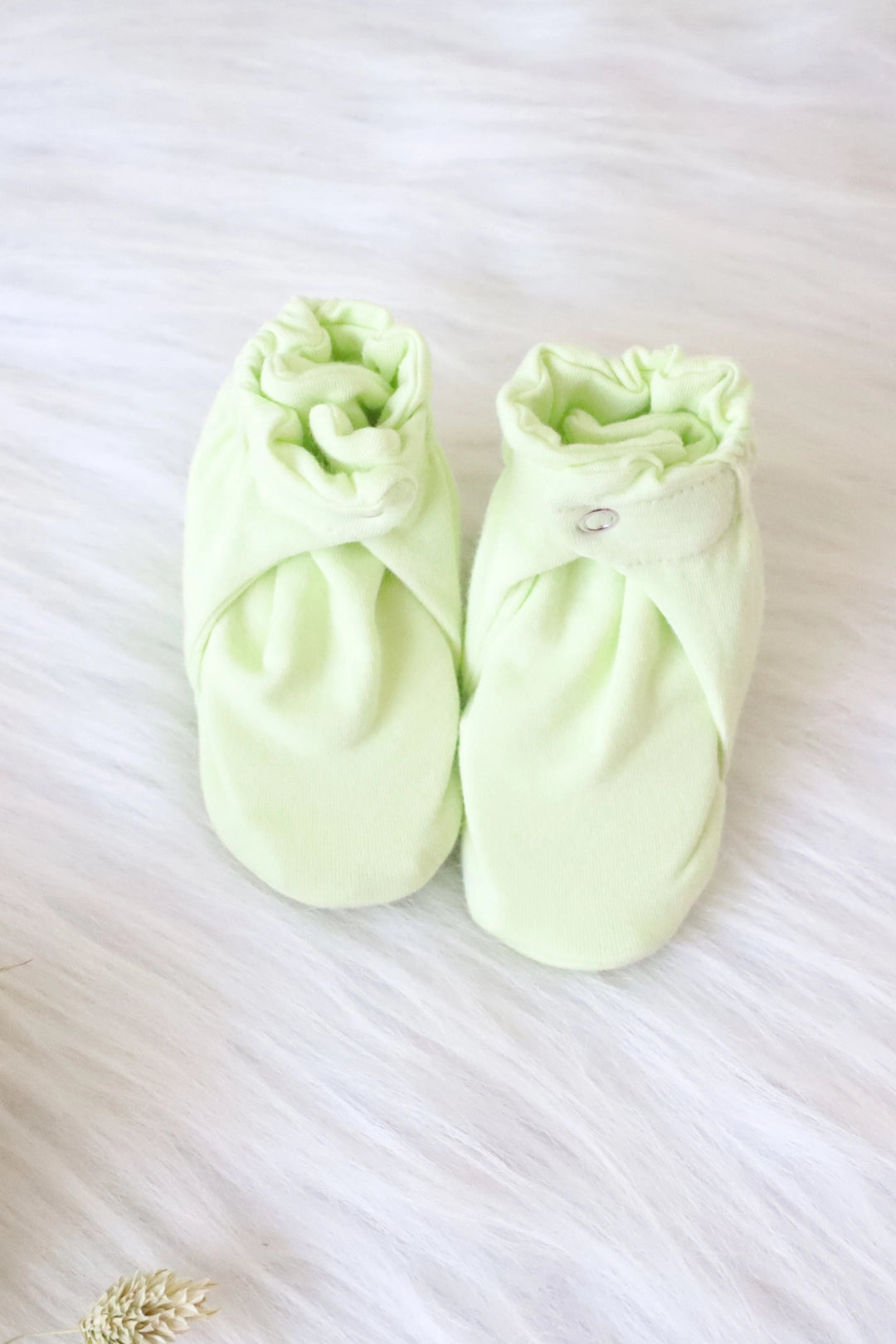 Green-Newborn-Baby-Booties-and-Socks