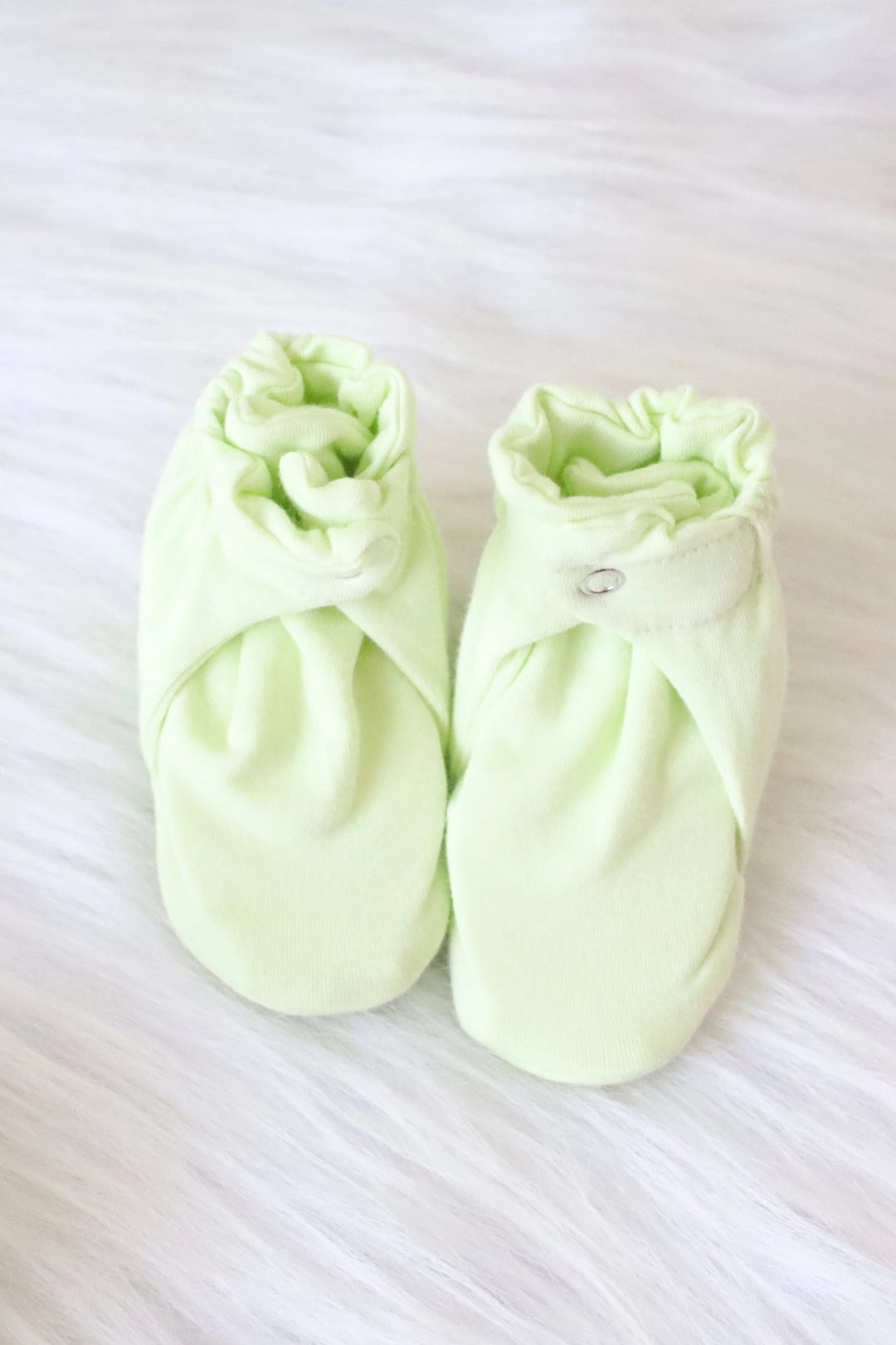 Green-Newborn-Baby-Booties-and-Socks