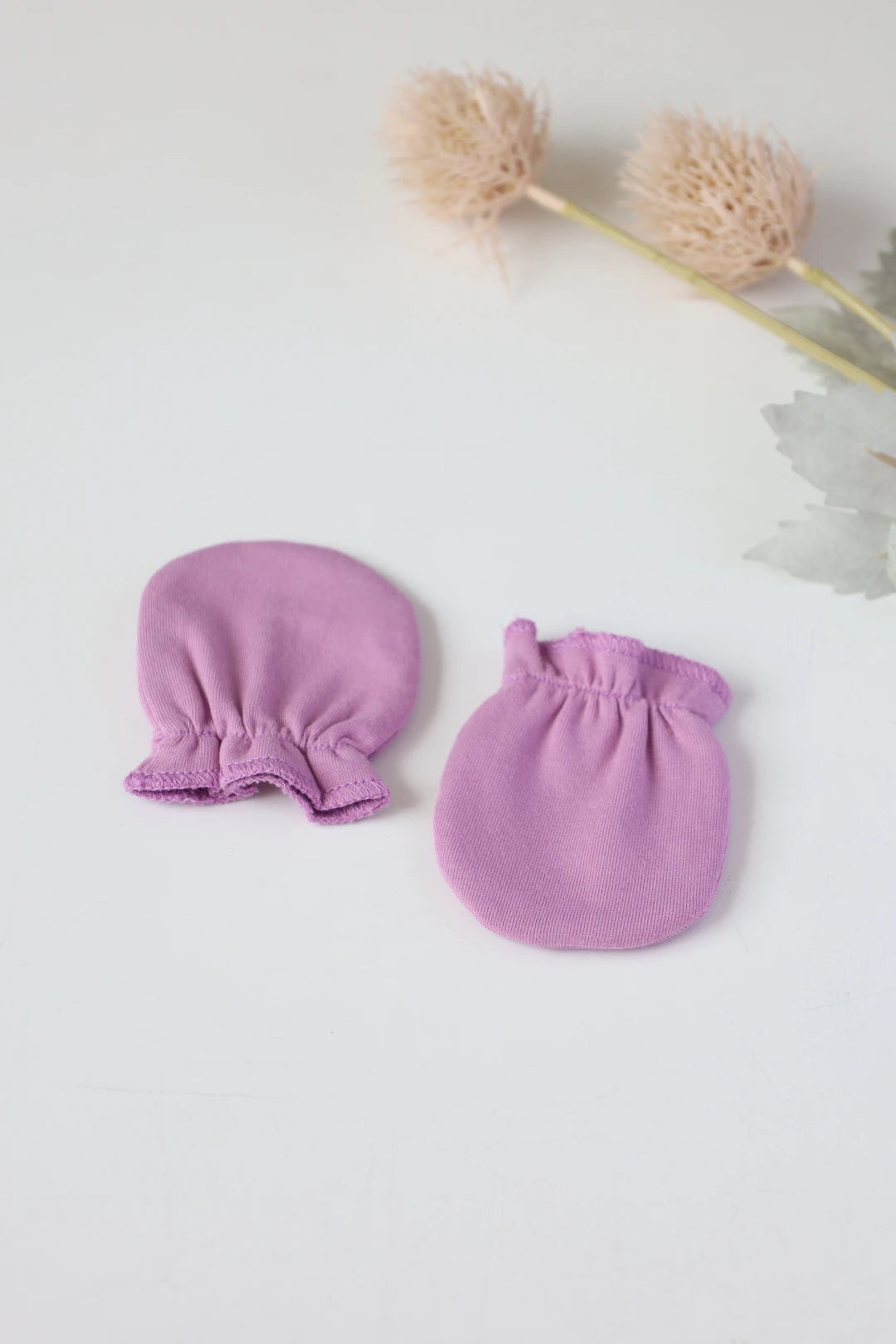 Lilac-Hug-Baby-Mittens