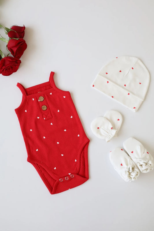 Love-Bundle-Newborn-Gift-Set