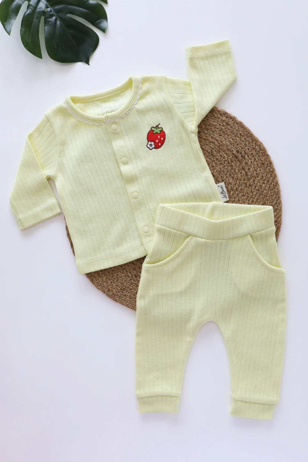 Meadow-Berry-Newborn-Clothes-Set