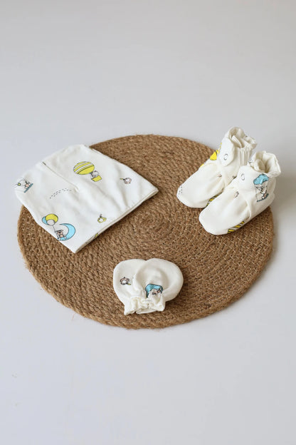 Newborn-Baby-Cap-Mittens-Booties-Set-Air-Balloon-Trio