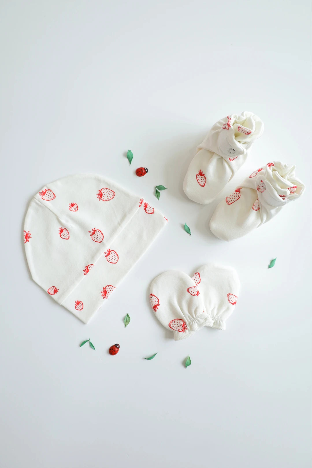 Newborn-Baby-Cap-Mittens-Booties-Set-Berry-Trio