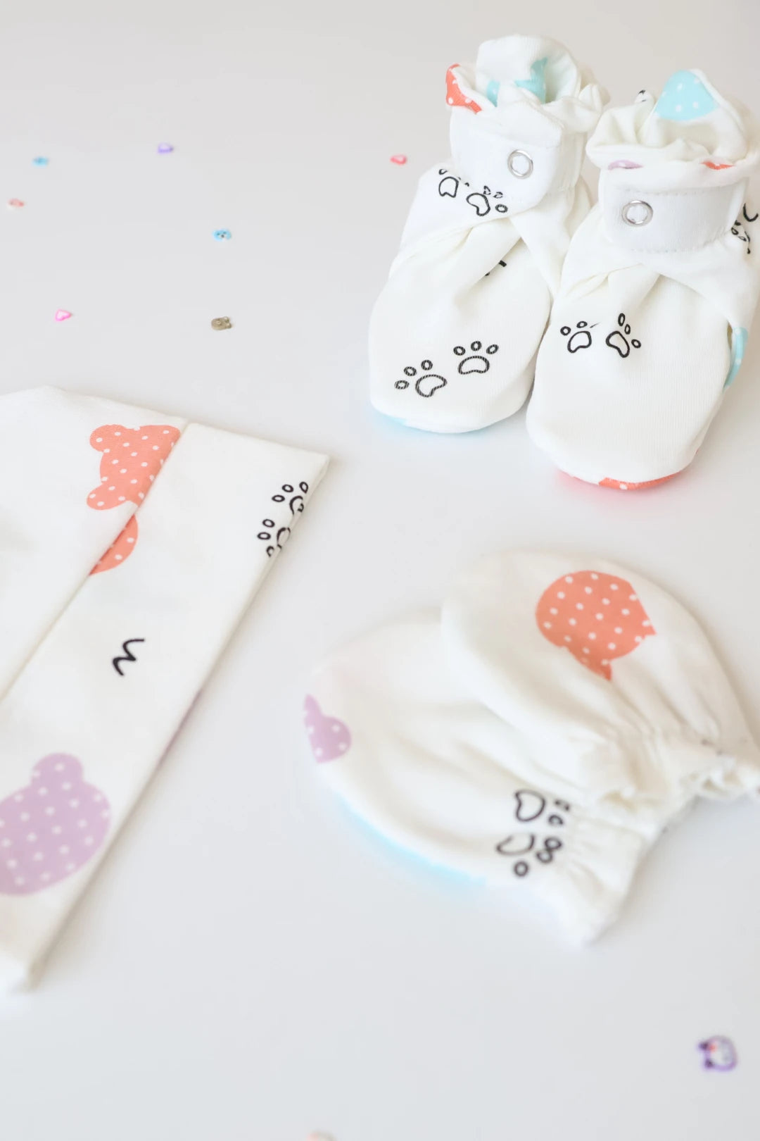 Newborn-Baby-Cap-Mittens-Booties-Set-Trio-Cub