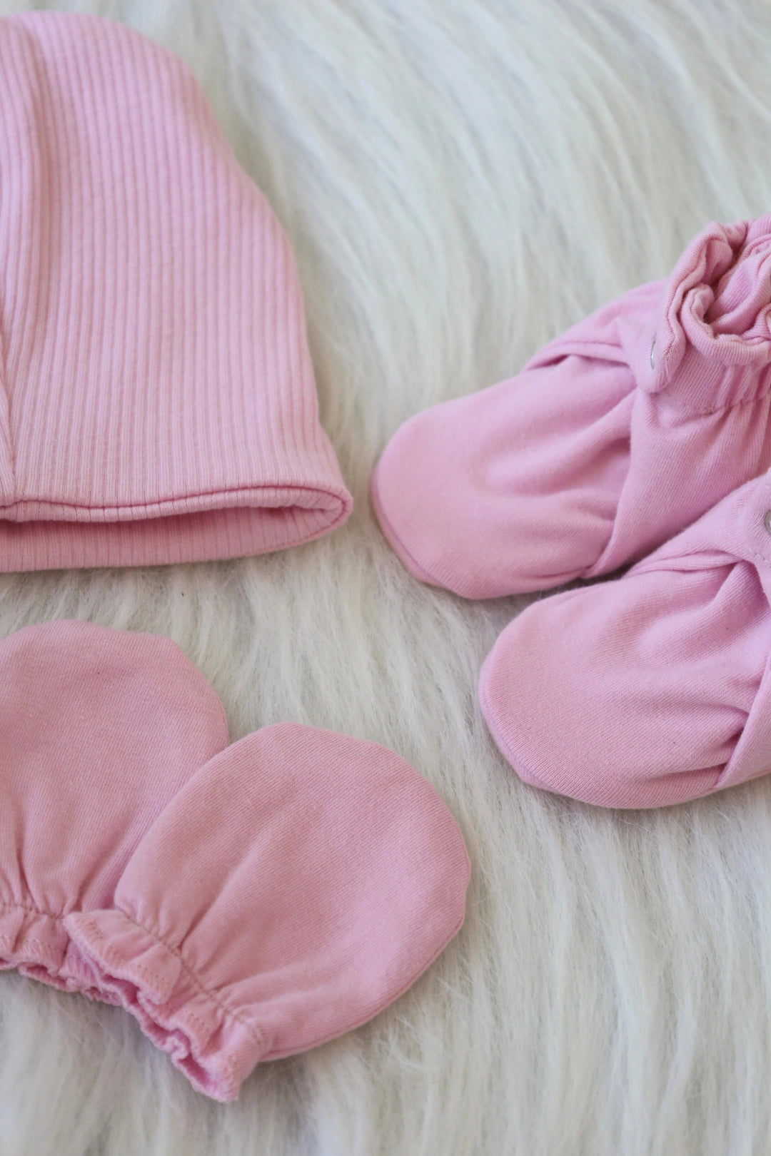 Newborn-Baby-Cap-Mittens-Booties-Set-Trio-Pink