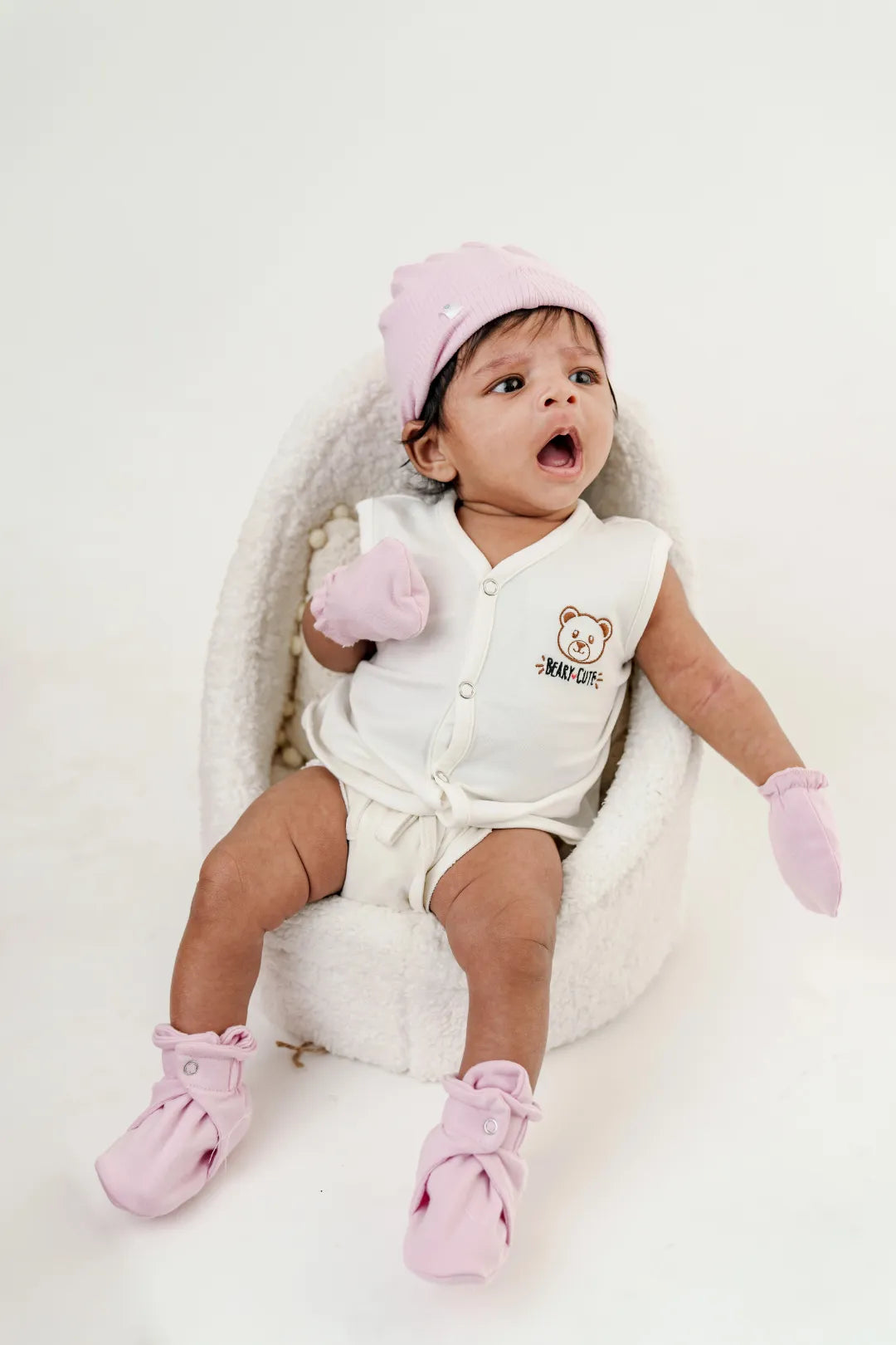 Newborn-Baby-Cap-Mittens-Booties-Set-Trio-Pink