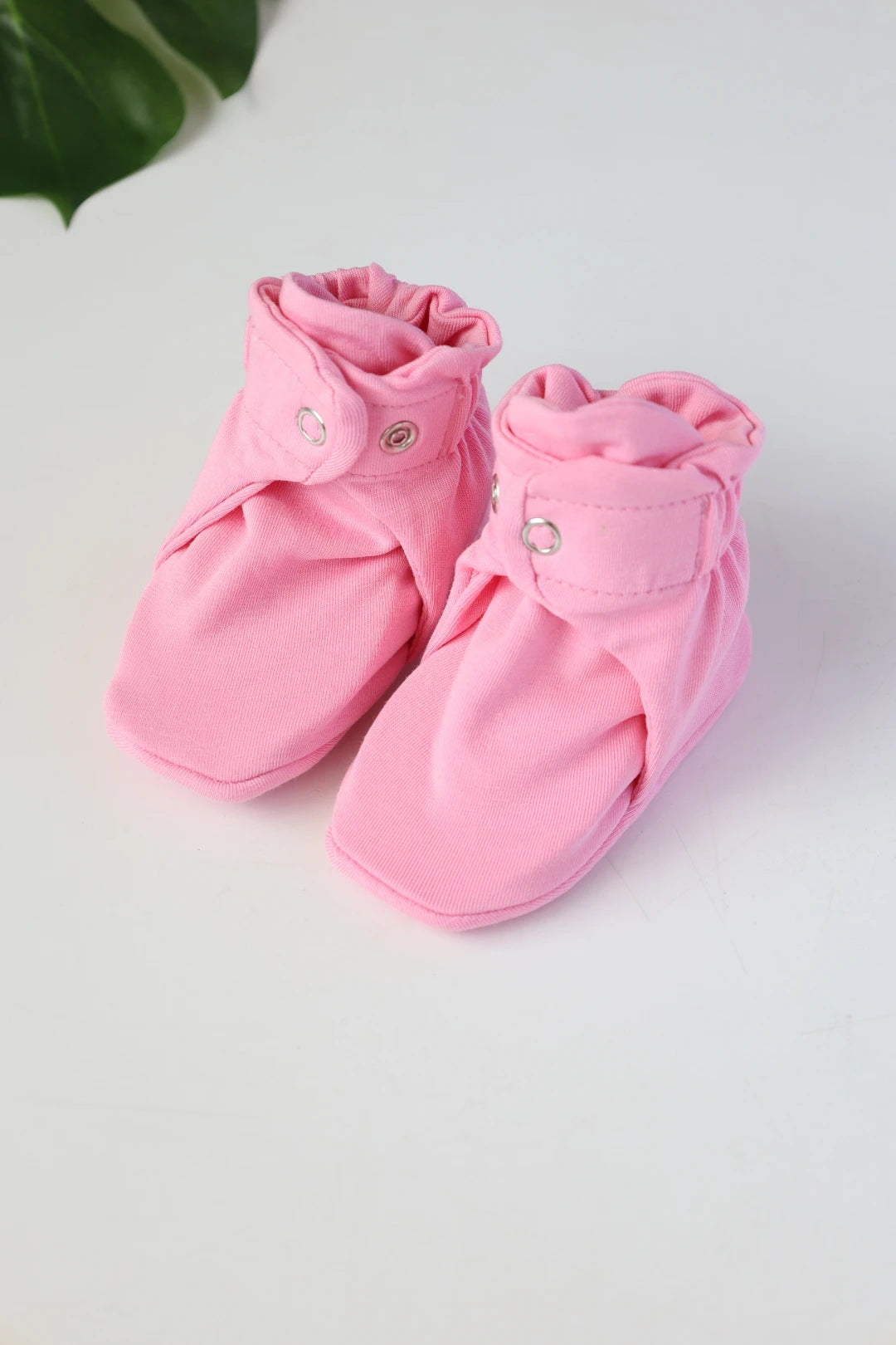 Petal-Puff-Baby-Booties