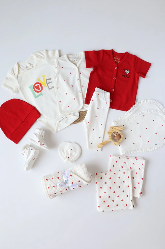 Queen-of-Hearts-Newborn-Essentials-Gift-Combo