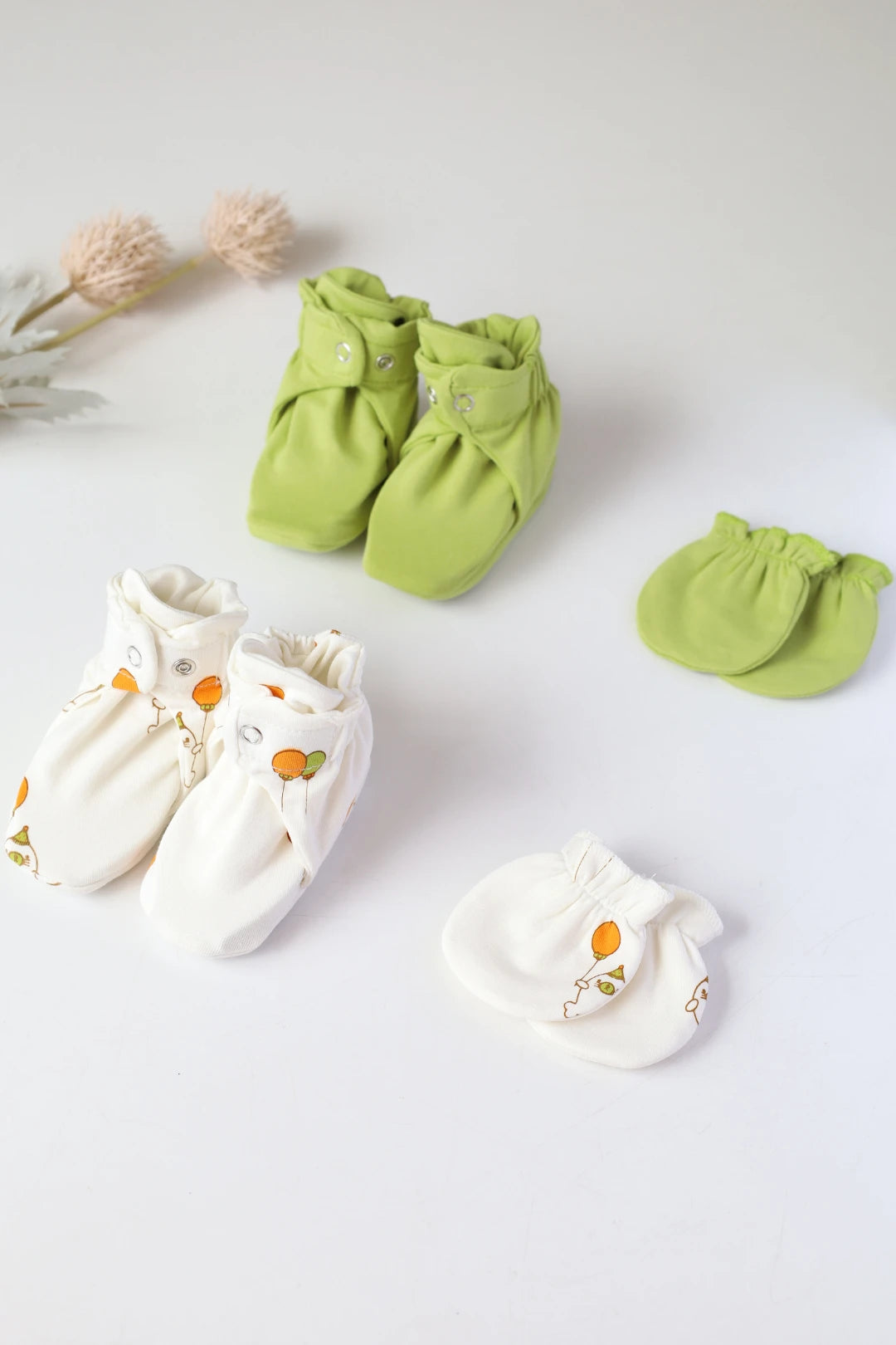 Seal-Pop-Baby-Mittens-and-Booties