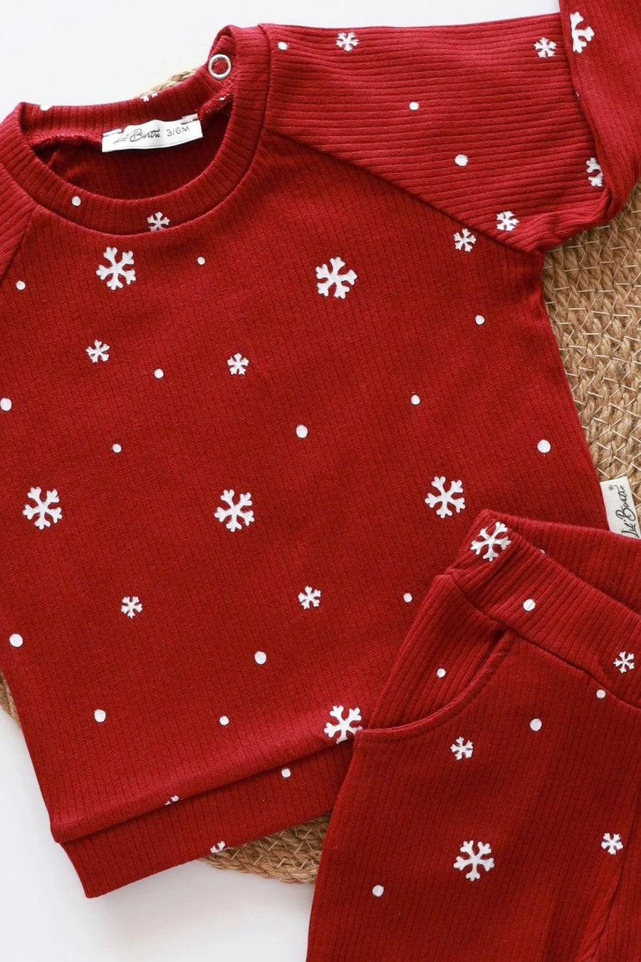 Snowy-Snuggle-Kids-T-Shirt-and-Pant-Set