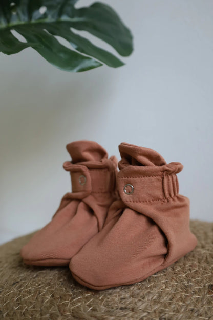Snug-14-Newborn-Baby-Booties-and-Socks