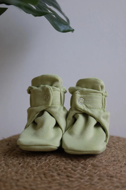 Snug-15-Newborn-Baby-Booties-and-Socks