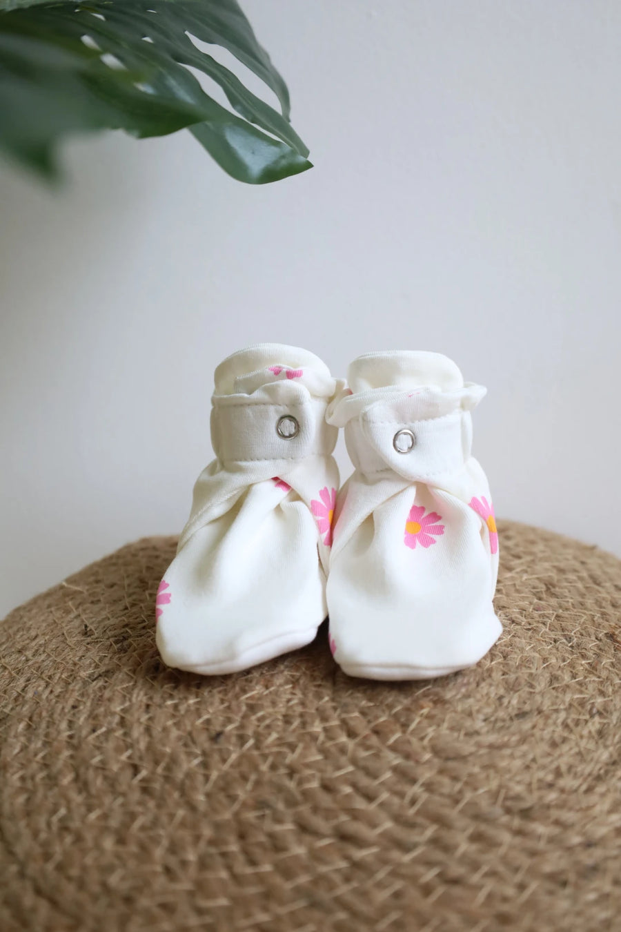 Snug-2-Newborn-Baby-Booties-and-Socks