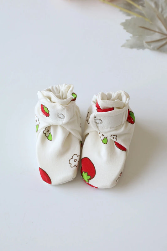 Snug-23-Newborn-Baby-Booties-and-Socks