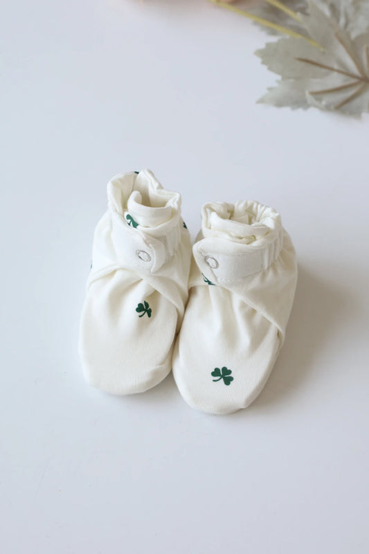 Snug-26-Newborn-Baby-Booties-and-Socks