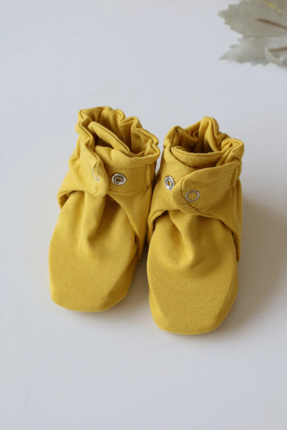 Snug-30-Newborn-Baby-Booties-and-Socks