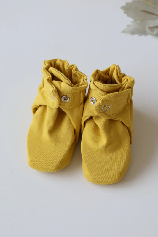 Snug-30-Newborn-Baby-Booties-and-Socks