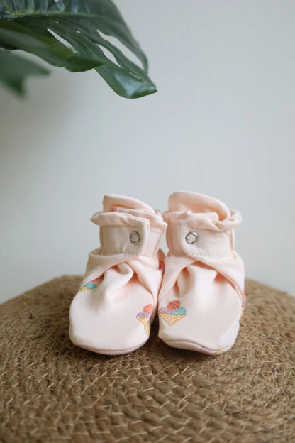 Snug-6-Newborn-Baby-Booties-and-Socks
