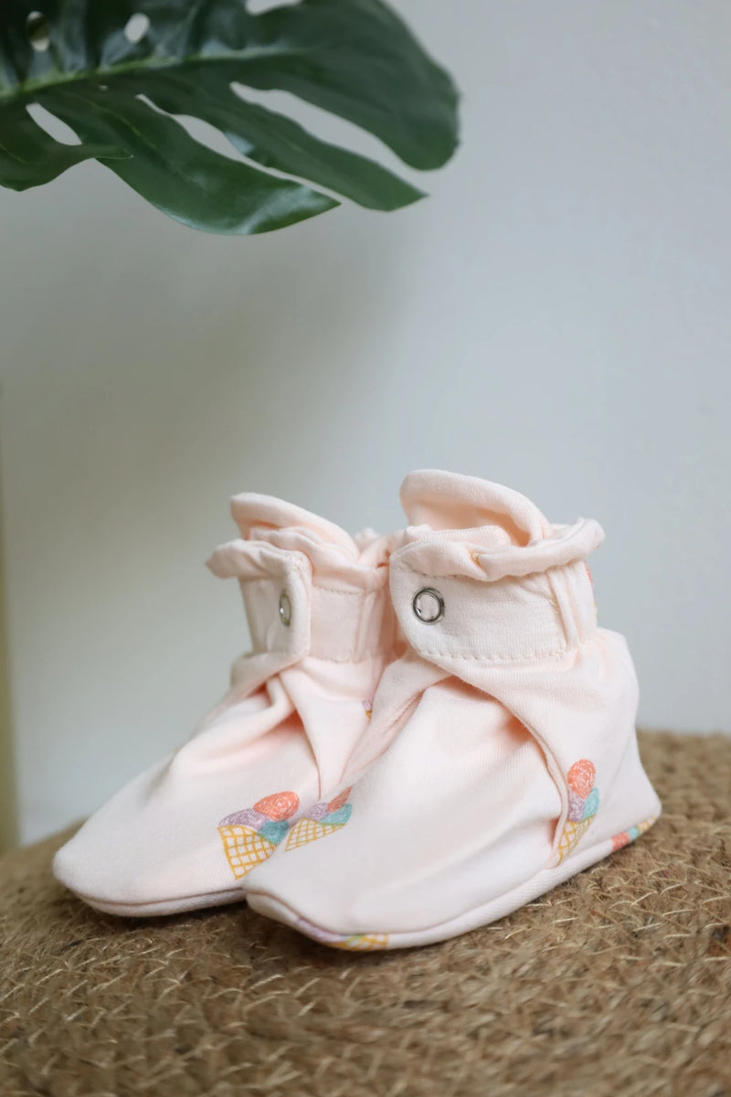 Snug-6-Newborn-Baby-Booties-and-Socks