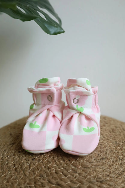 Snug-9-Newborn-Baby-Booties-and-Socks