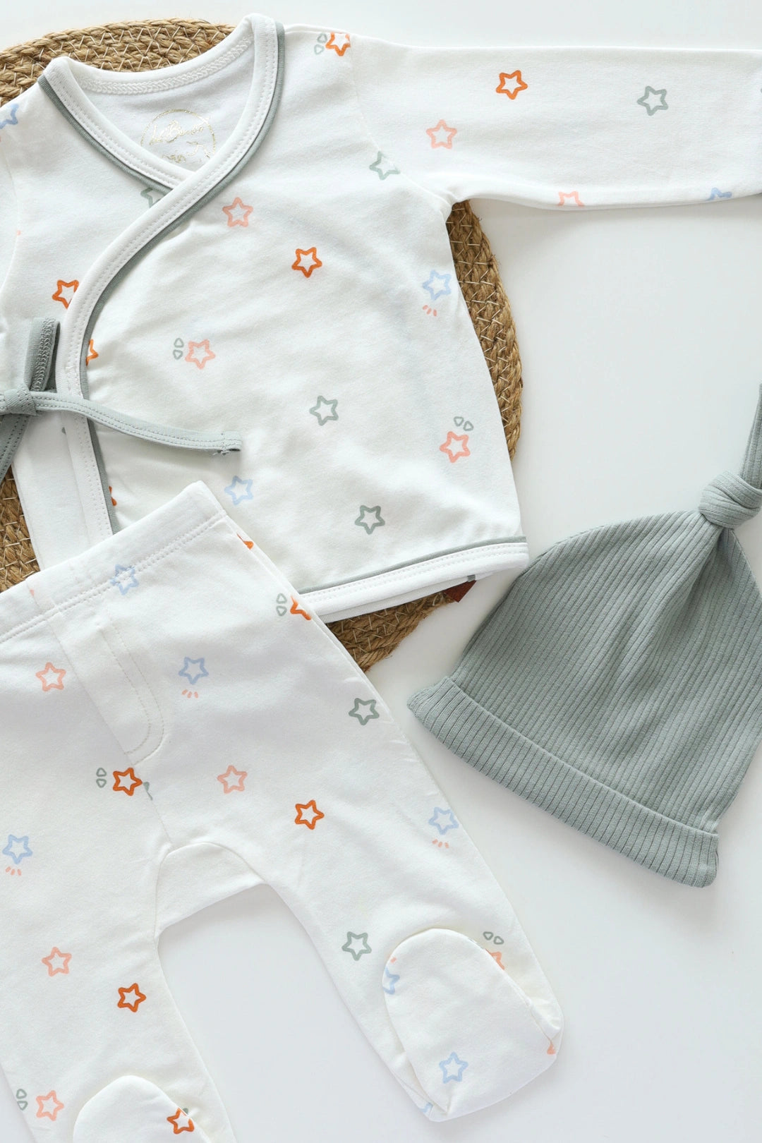 Starlight-Dreams-Newborn-Clothes-Set