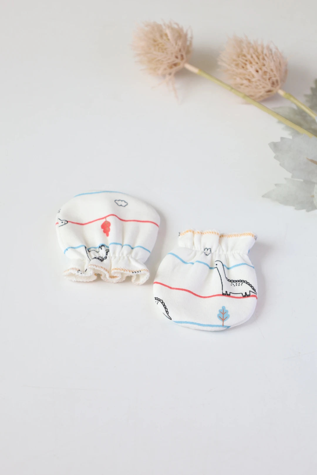 Tiny-Saurs-Baby-Mittens