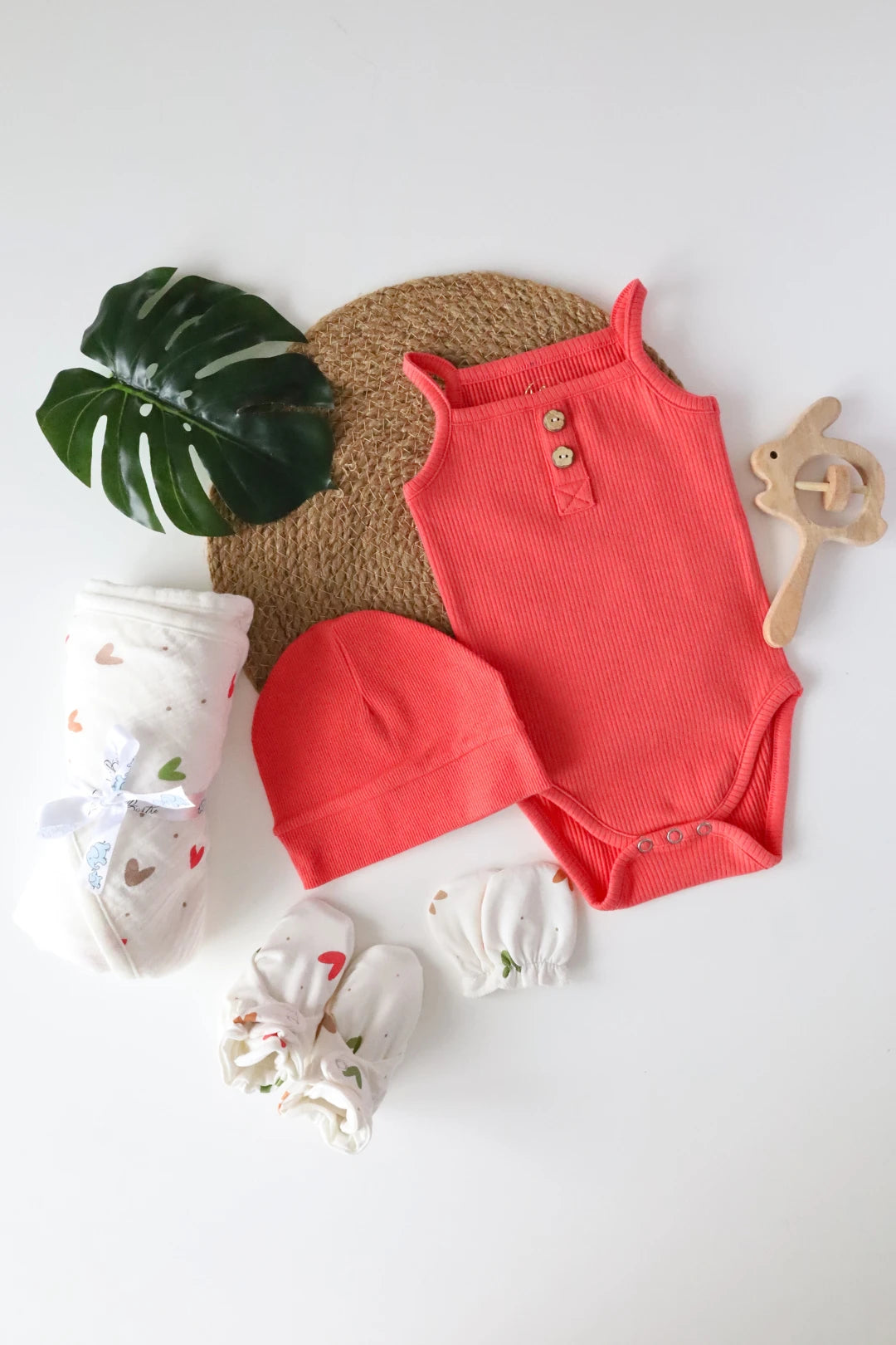 Tiny_Hearts_Treasure-Newborn-Essentials-Gift-Combo