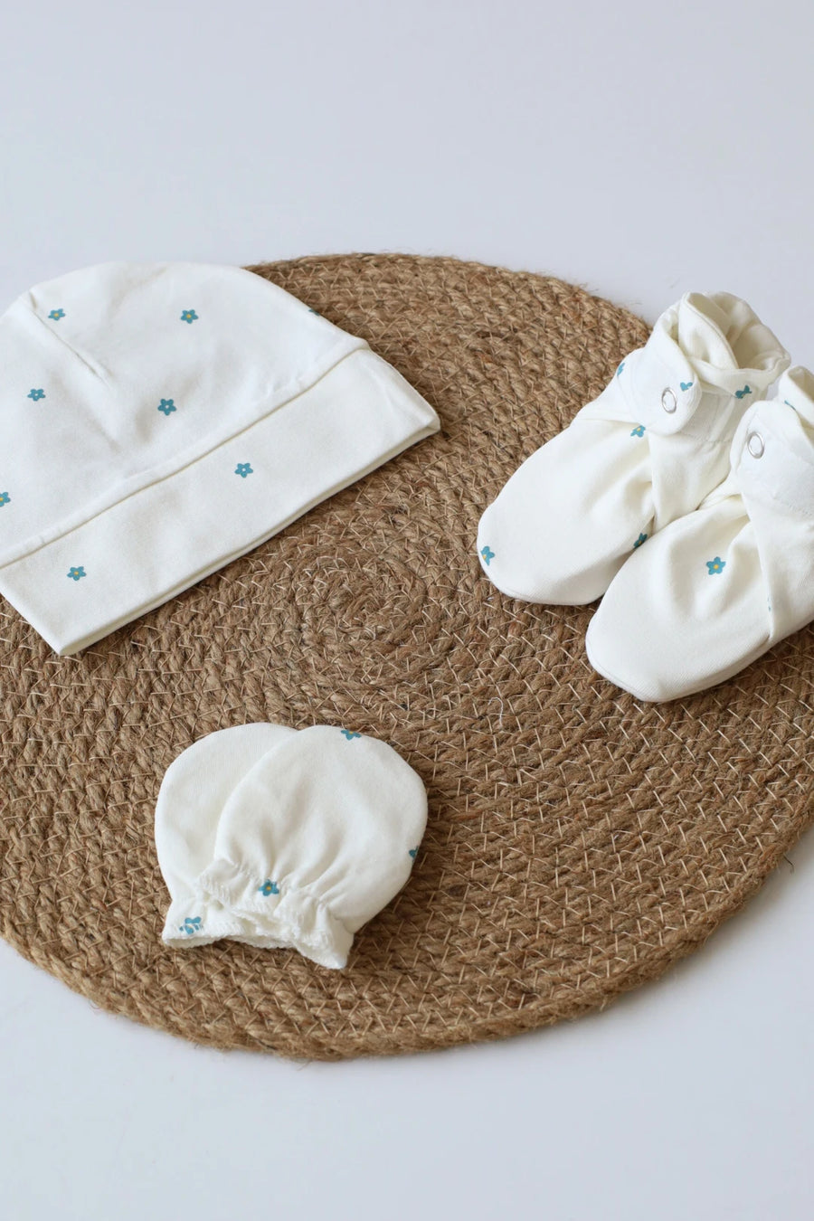 Trio-Bud-Cap-Mittens-and-Booties-Combo